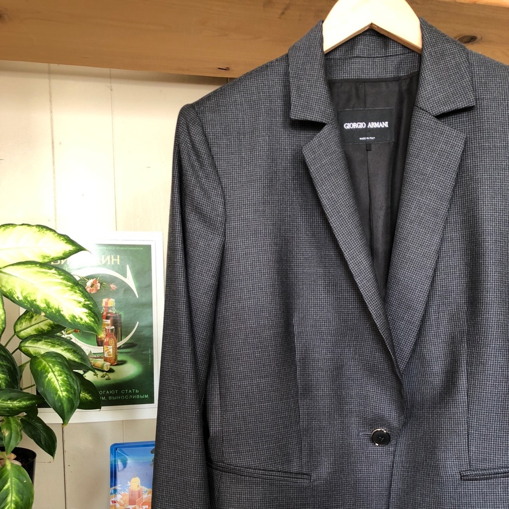 Like New Armani Wool/Silk Suit Charcoal